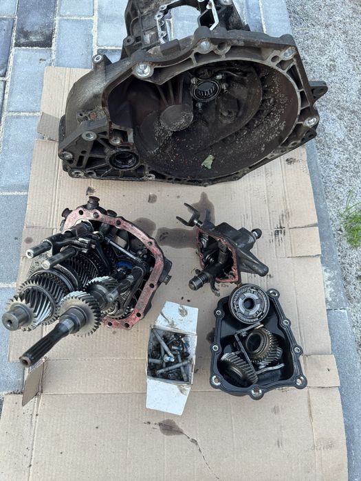 Продам запчастини до автомобіл