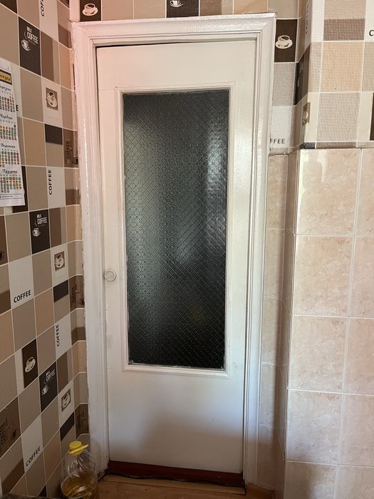 Продам двері з лутками