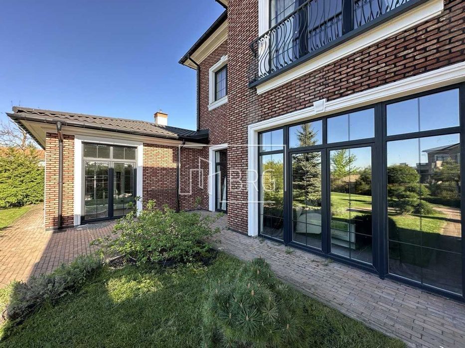 Продажа дома с бассейном и выходом на канал Днепра Дамба Козин без%