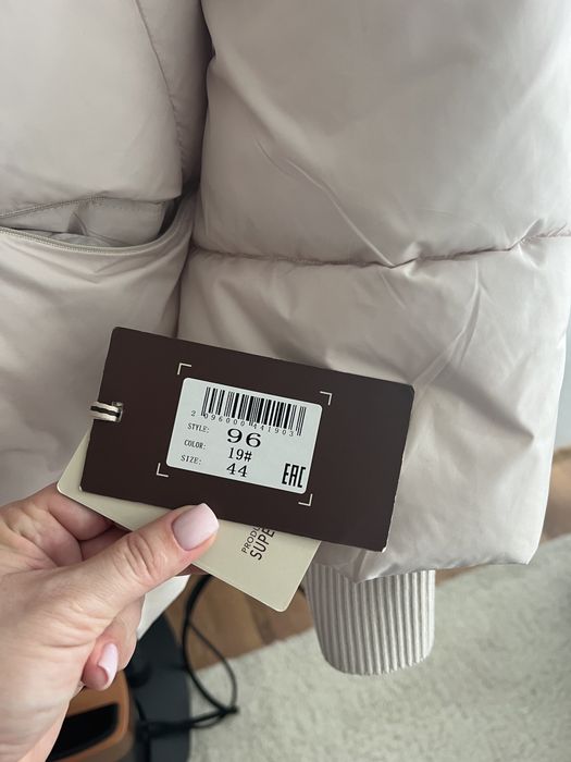 Новенька куртка з натуральним хутром. Розмір М