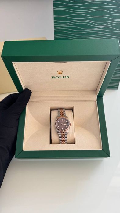 Стильний двоколірний годинник