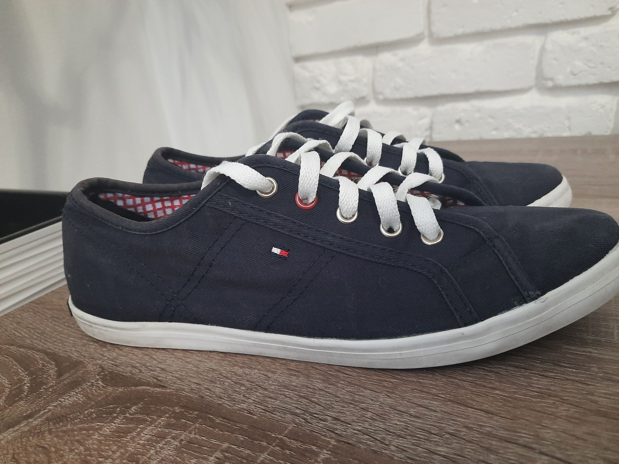 Trampki nieskie, sneakersy Tommy Hilfiger r. 38, wkładka 24