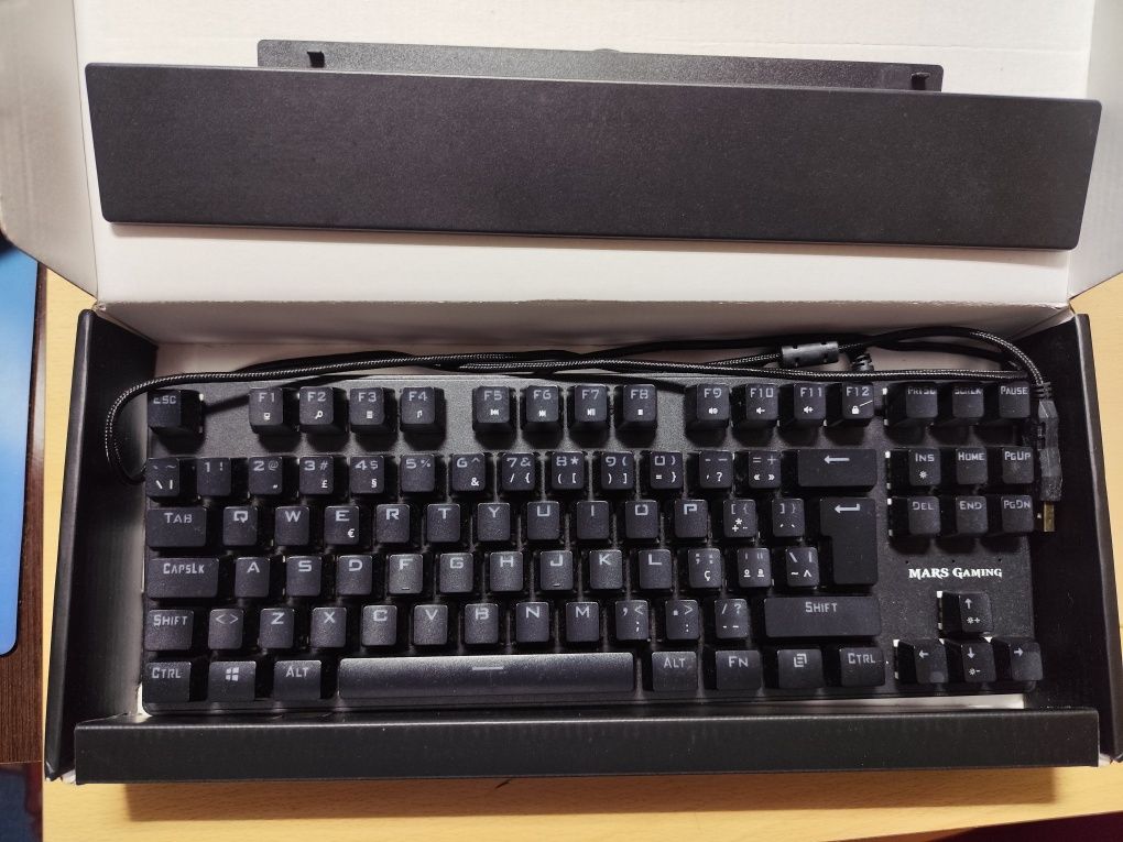 Teclado Mecânico RGB Mars Gaming