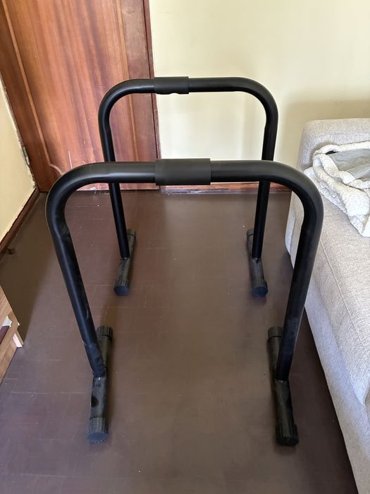 Barras paralelas para exercicios fitness