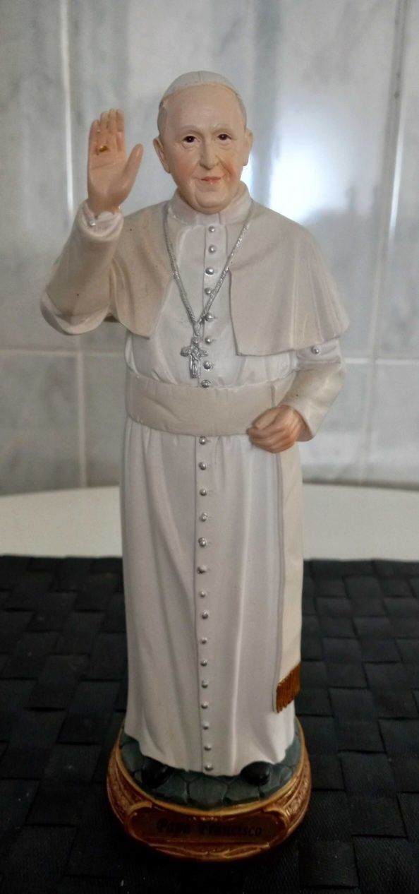 Estatuetas de Santos + Papa Francisco