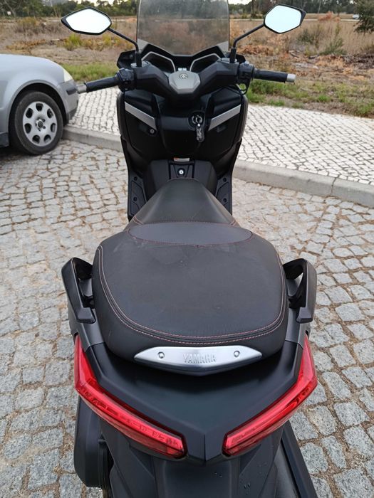 Yamaha x-max 250
