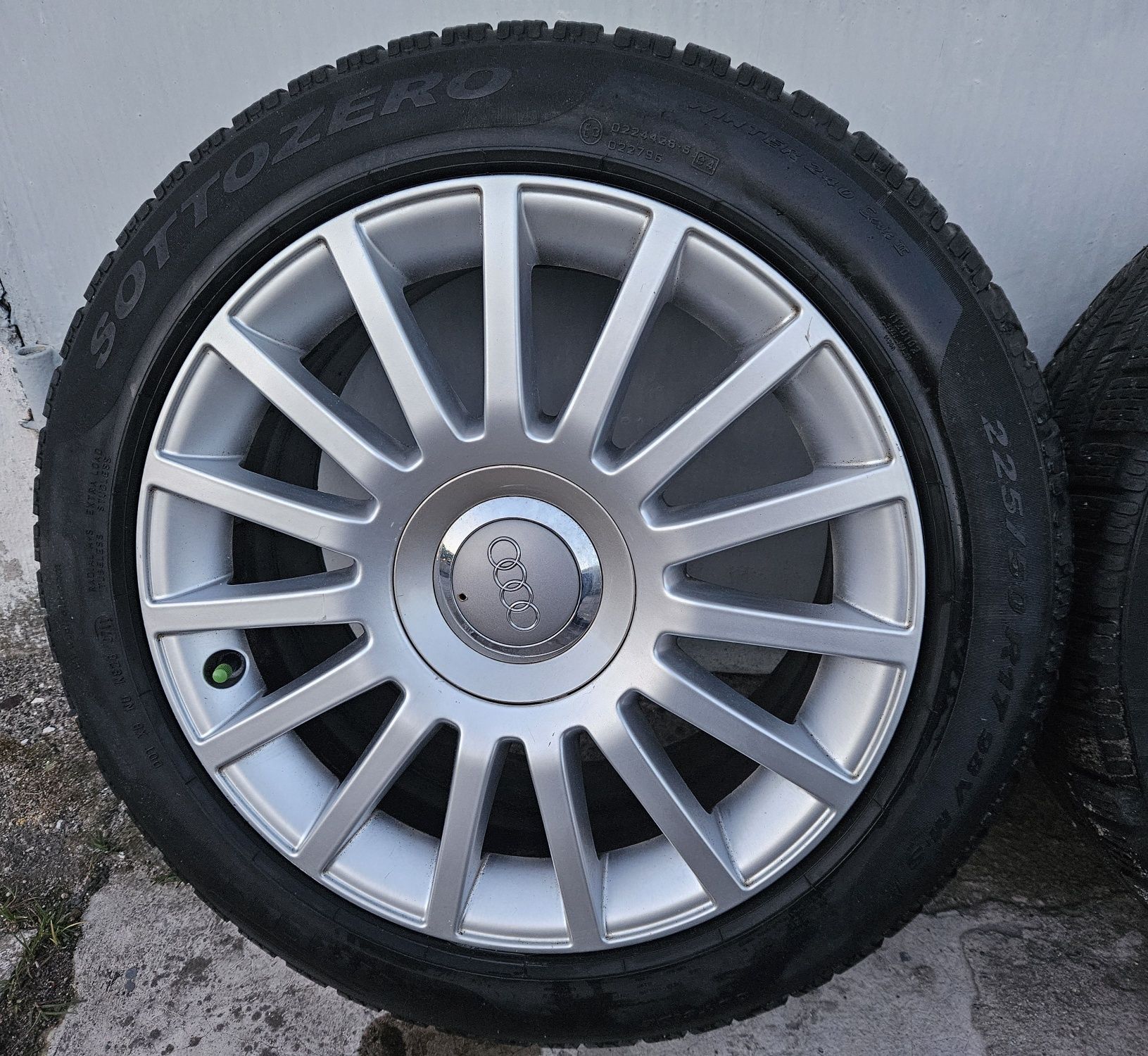 Felgi 17 z oponami Pirelli M+S orginalne Audi a6 c6 fundo ET48 5x112