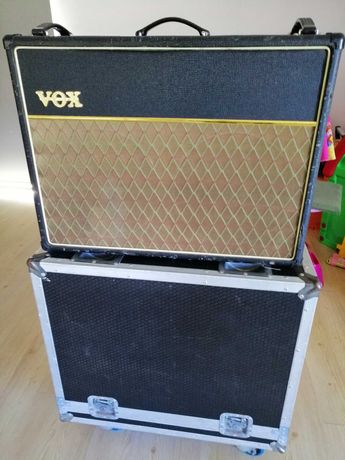 Vox AC30 cc2 com caixa com rodízios