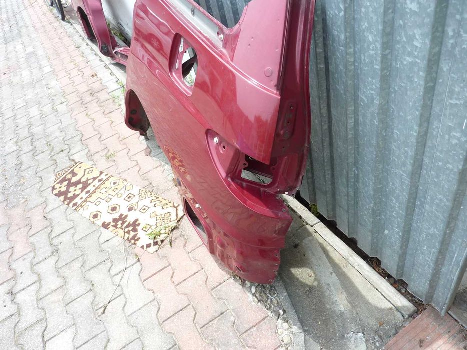 Toyota Previa ćwiartka tył prawa lewa w Super Stanie