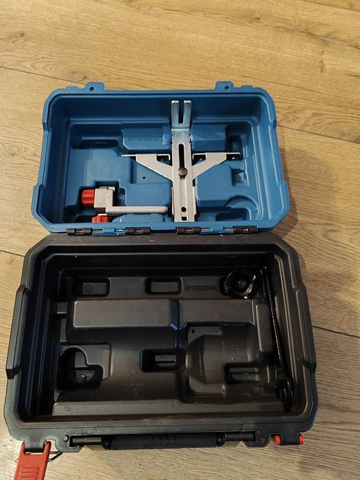 Frezarka ręczna Erbauer 710wat, rok produkcji 2025