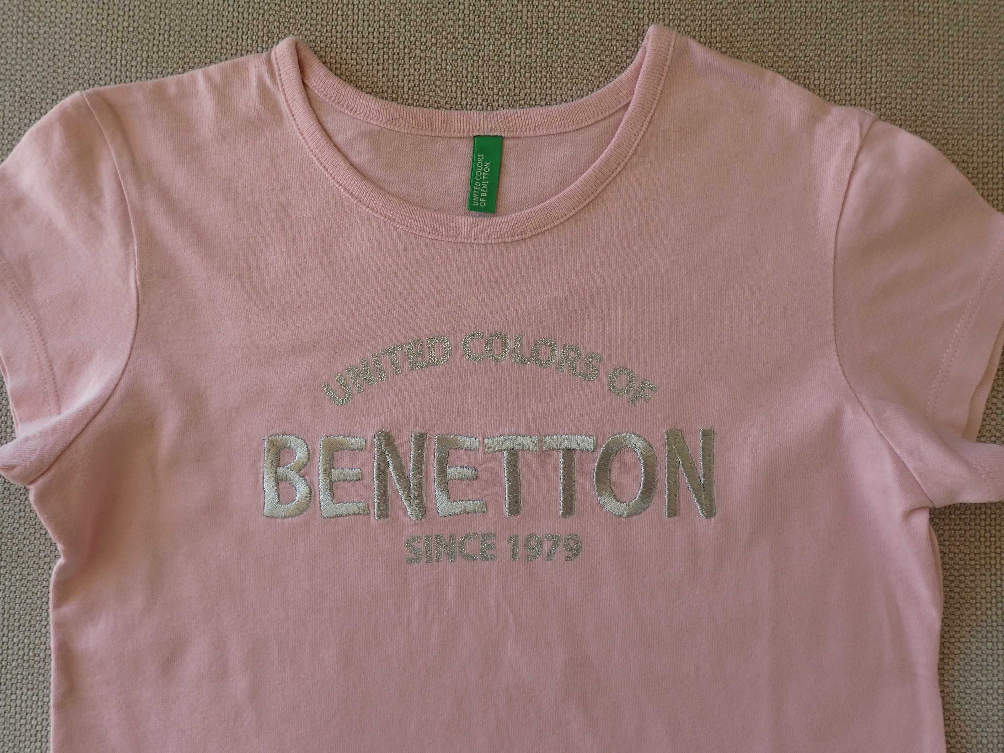 Benetton T-shirt pudrowy róż 130 cm wyszyty napis