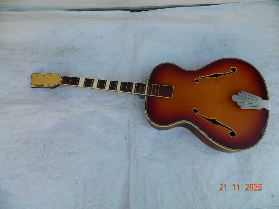 zabytkowa gitara akustyczna musima