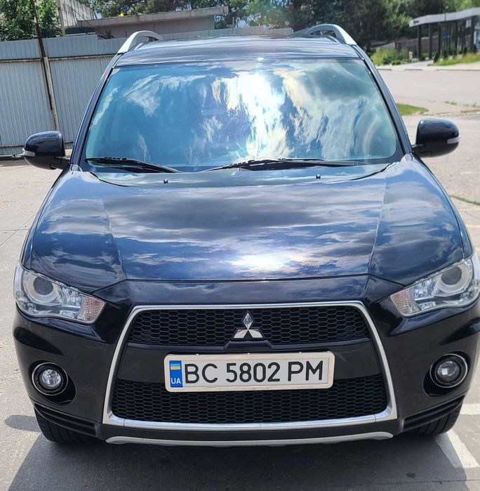 Mitsubishi Outlander XL 2011