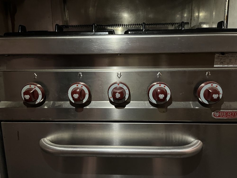 Fogão industrial Bertos 4 bocas e forno a gás