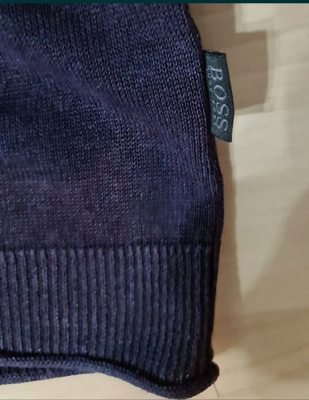 Sweter męski hugo boss.