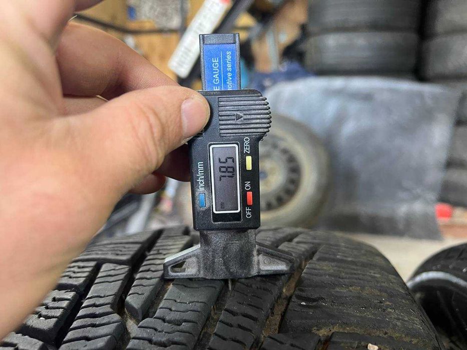 Резина 225 55 17 в гарному стані