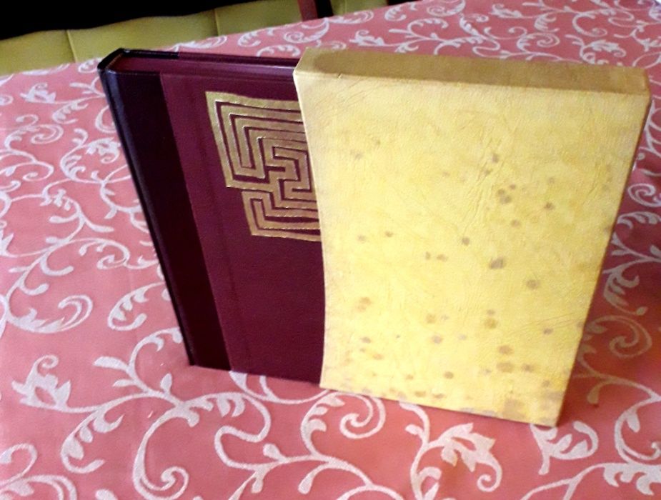 J R R Tolkien - Hobbit - Folio Society Edition Slipcase 1979