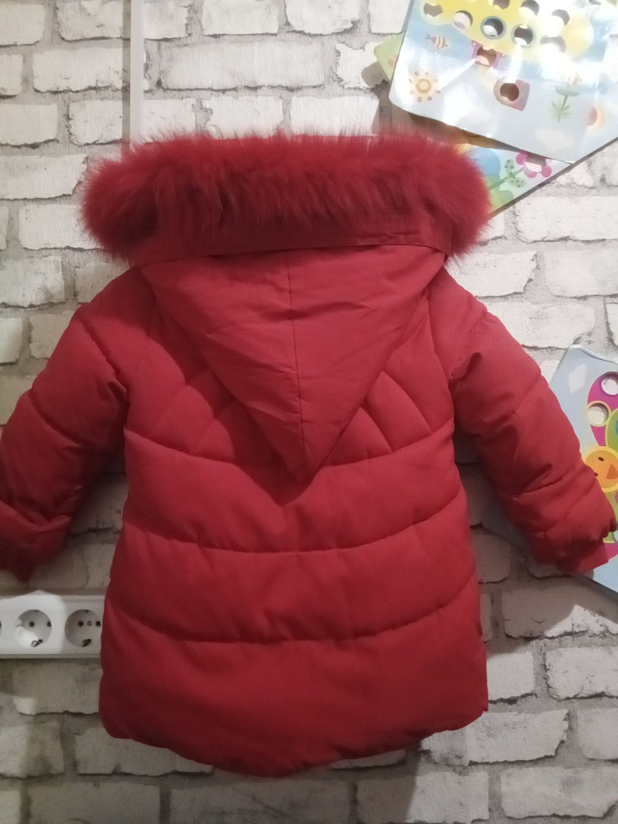 Зимняя курточка на девочку 98р +подарок