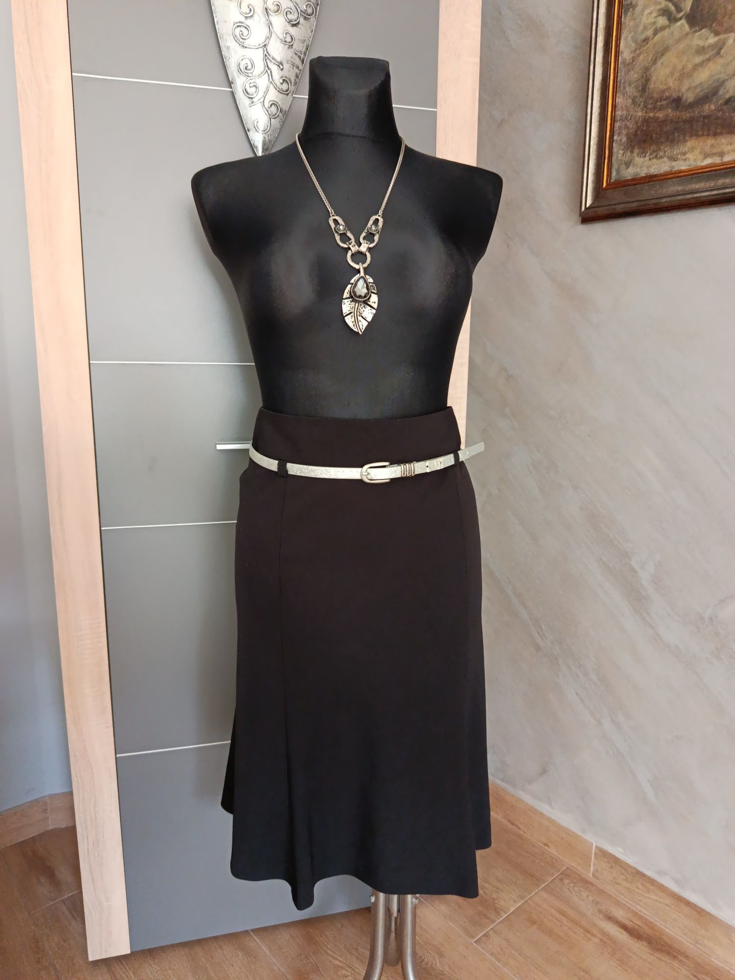 Elegancka czarna spódnica midi xl/42