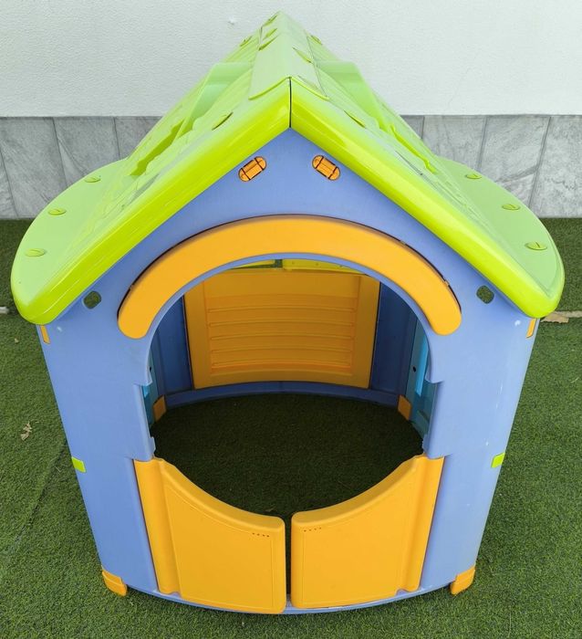 Casa de Brincar / Abrigo de Jardim (Playhouse)