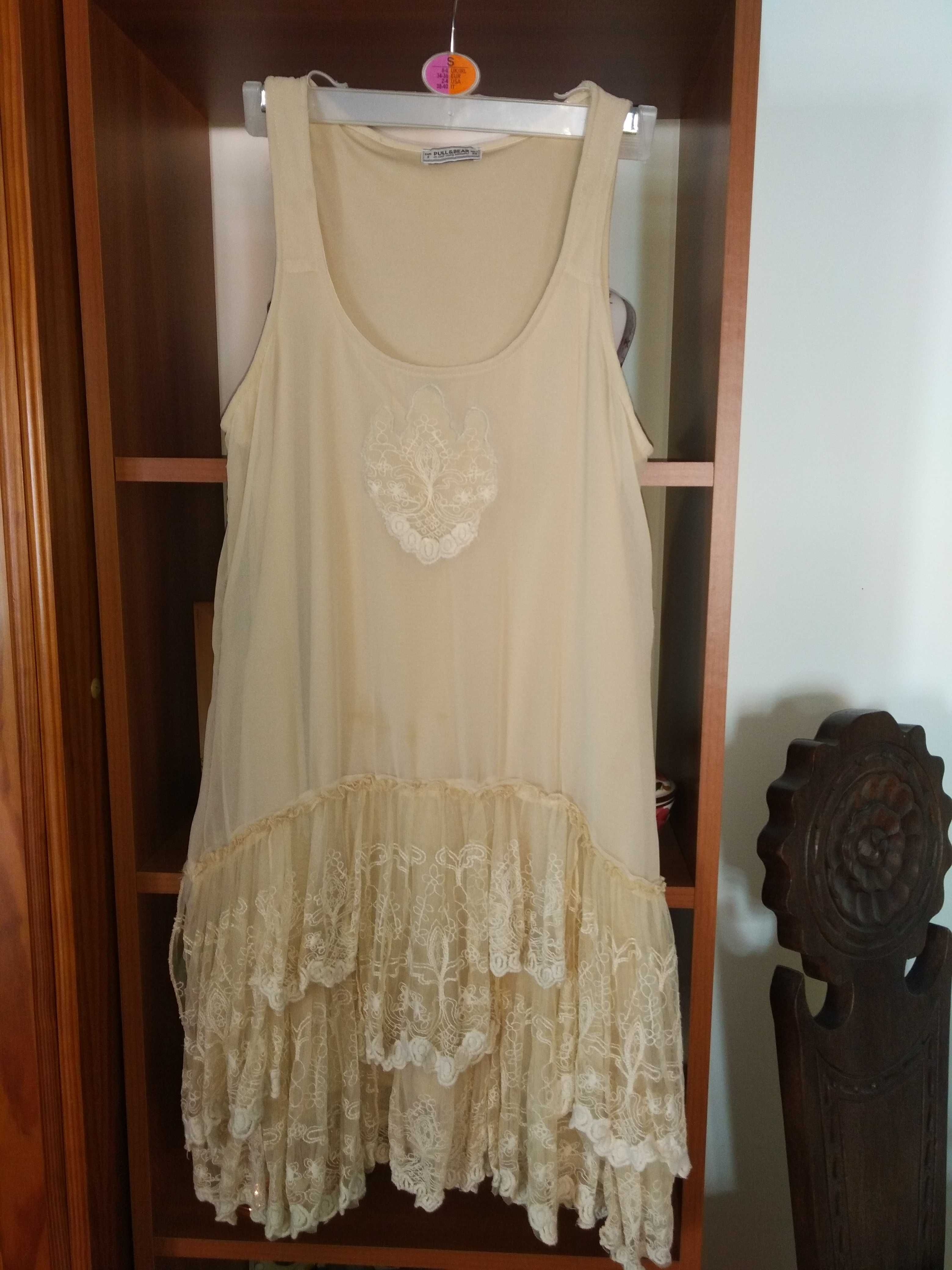 Vestido de Folhos em cascata