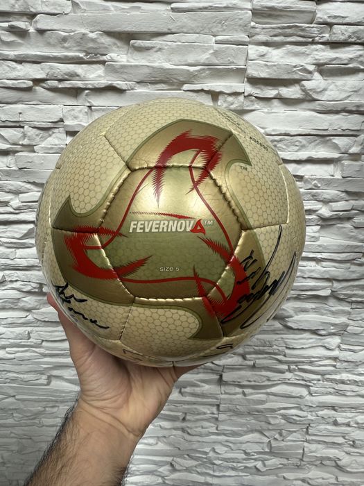 Pilka meczowa Adidas Fevernova 2002 Korea Japonia OMB autografy Dania