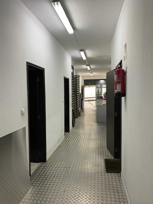 Vende-se loja centro do Porto