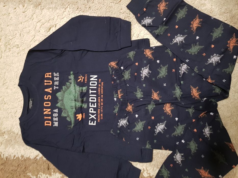 Pizamka dla chłopca z dinosaurami rozmiar 122/128 Nowa