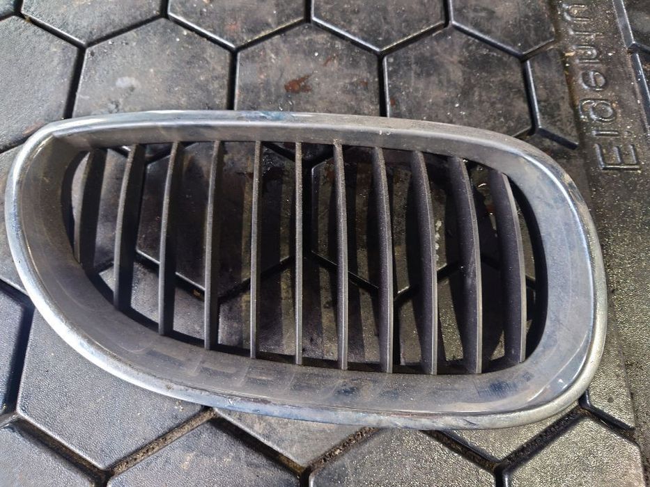 Atrapa Nerka Chrom PRAWA BMW e 60