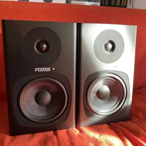 Colunas Fostex PM0.5d