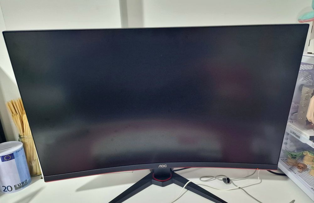 Monitor Curvo AOC 240 Hz 31.5" 0.5ms