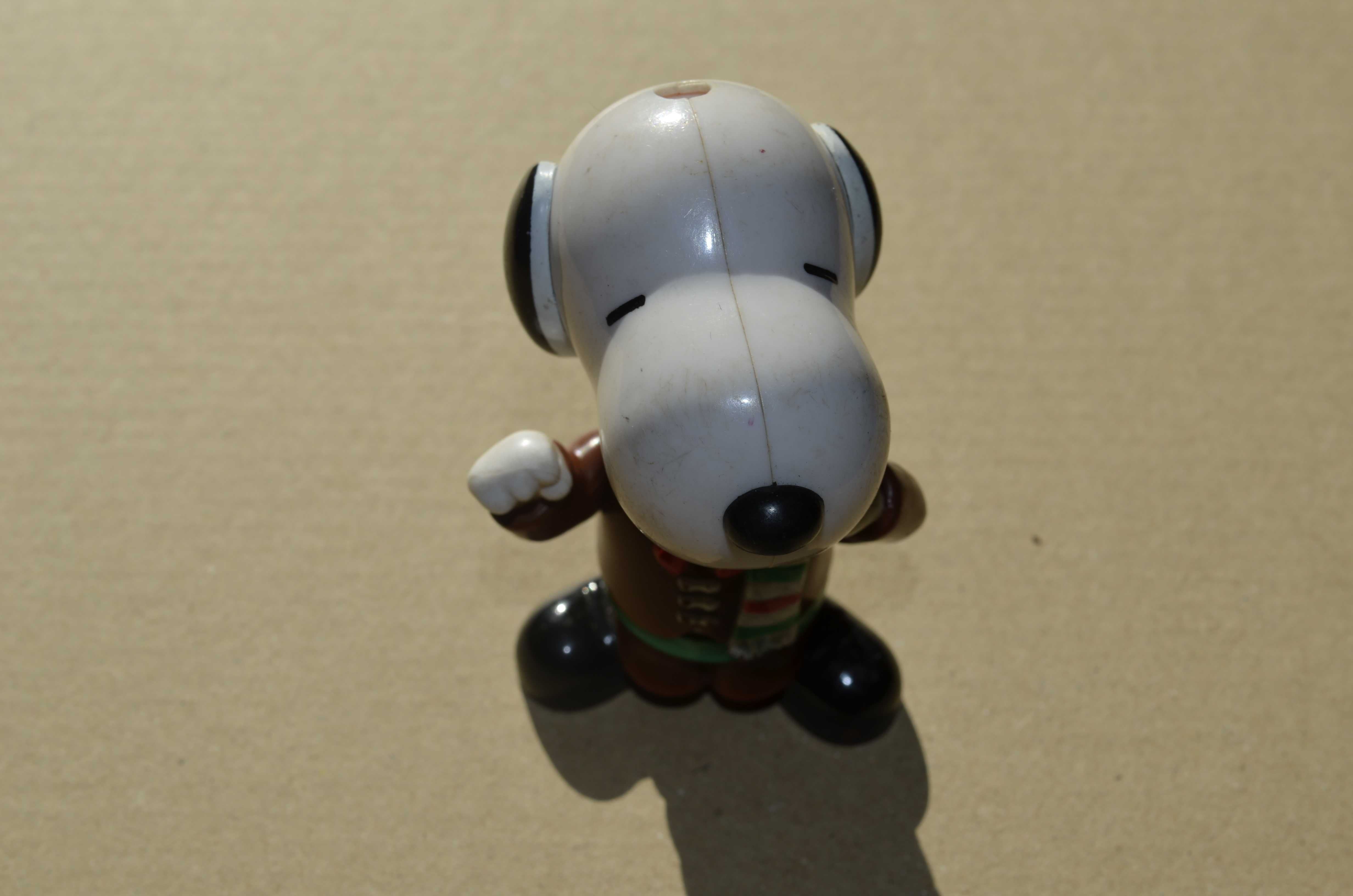 SNOOPY World Tour McDonalds Toy Figurine 1999 - US