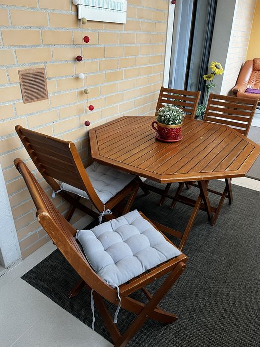 mesa de jardim e 4 cadeiras