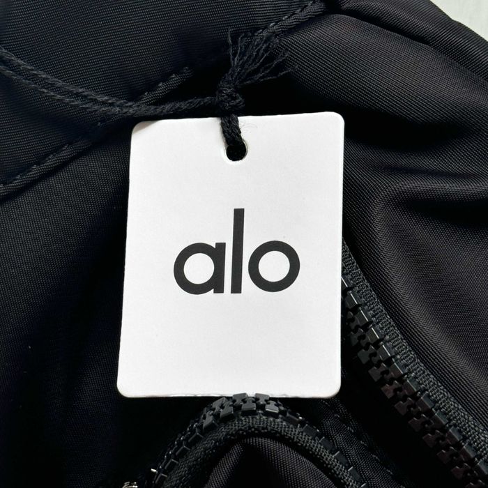 Сумка через плече/на пояс Alo Yoga Funny Pack. Бананка Alo.