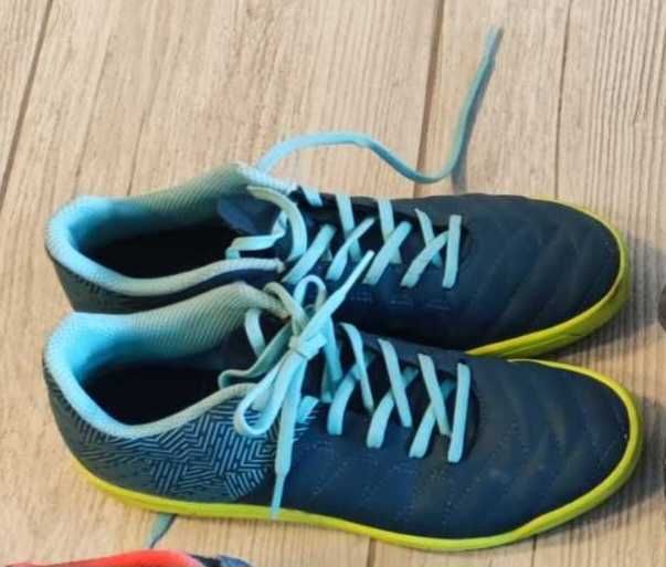 Szutrówki buty pilkarskie roz.30