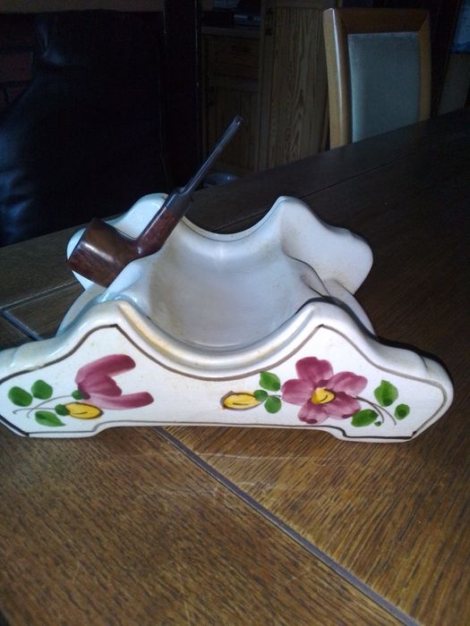 Stary, porcelanowy stojak na fajki z popielniczką