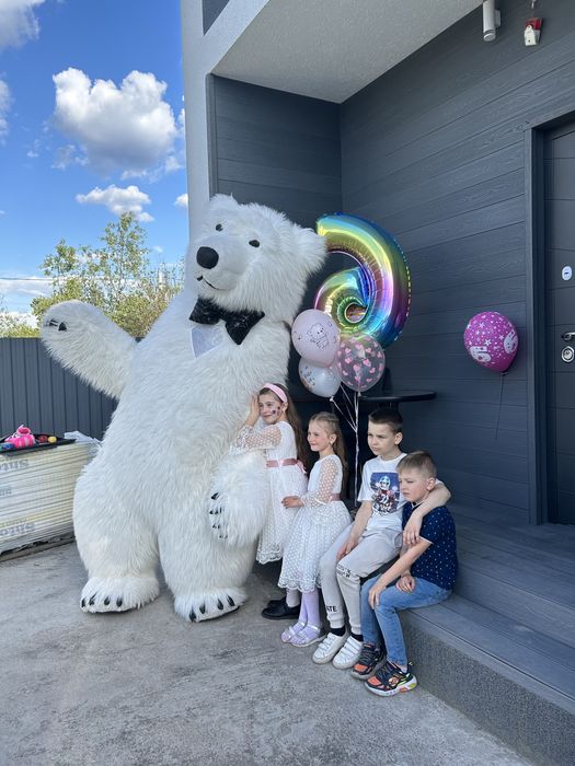 Великий білий ведмідь Київ !  Белый медведь  Пес патрон