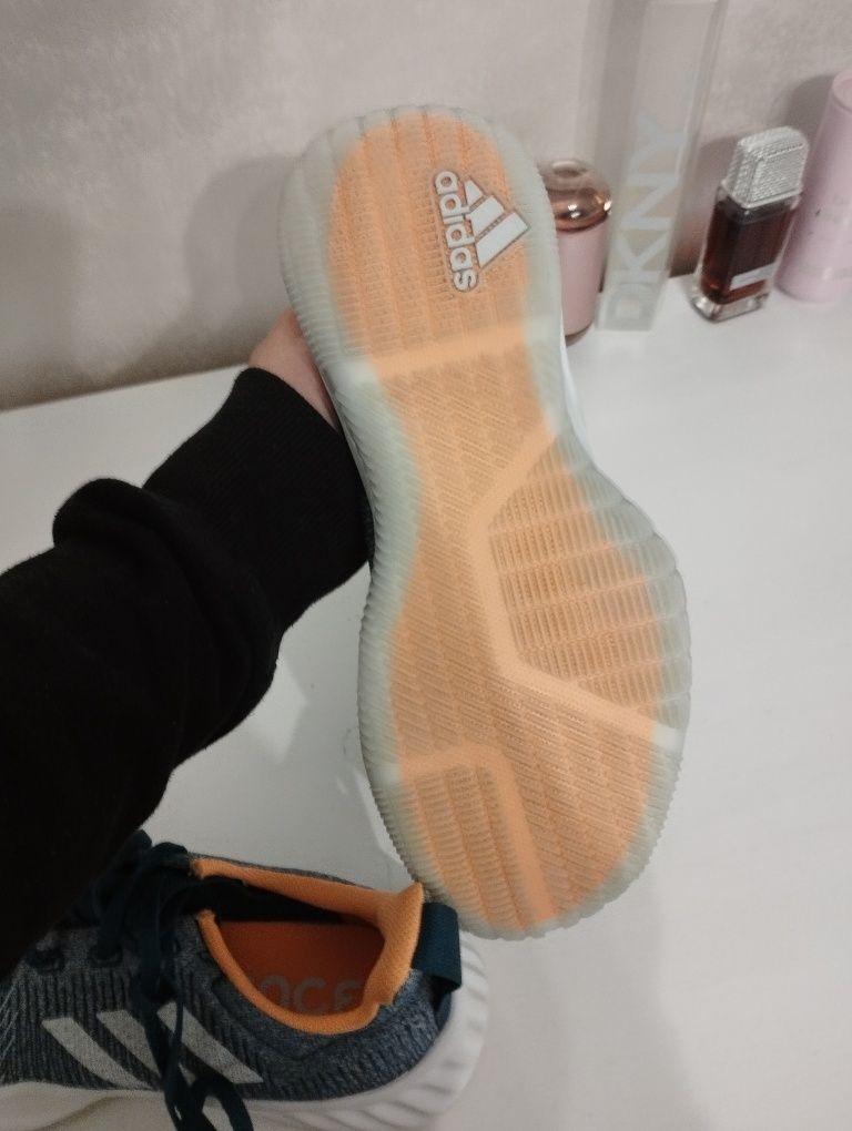 Кроссовки Adidas