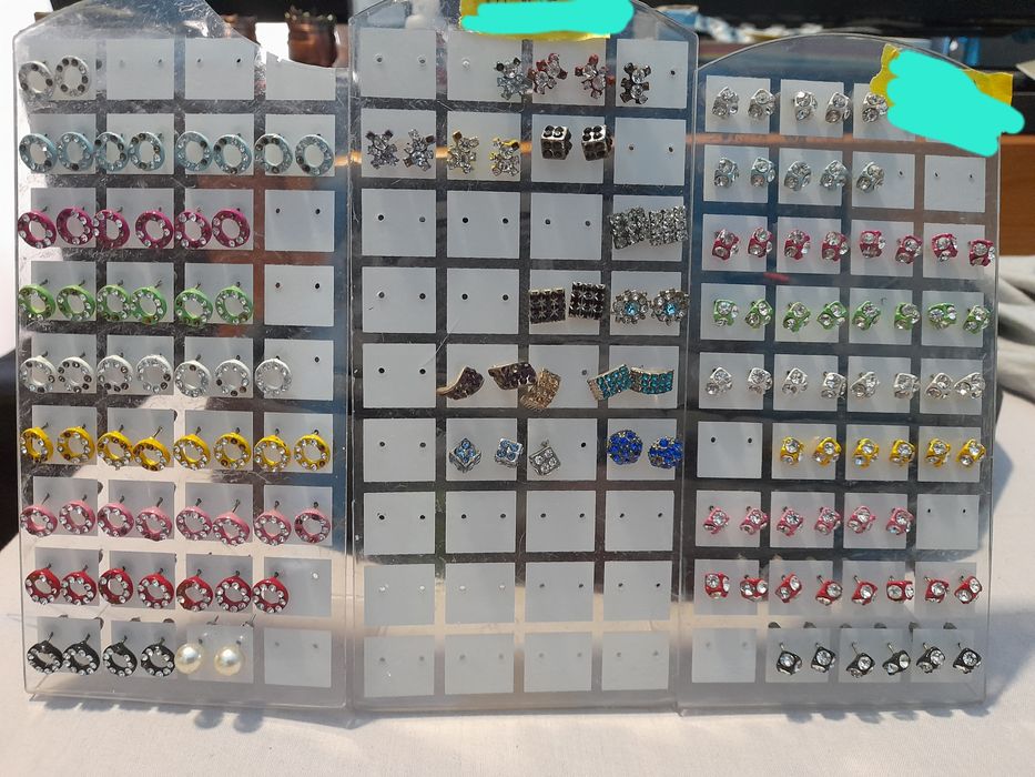 Vendo brincos de vários tipos e modelos tudo 20€
