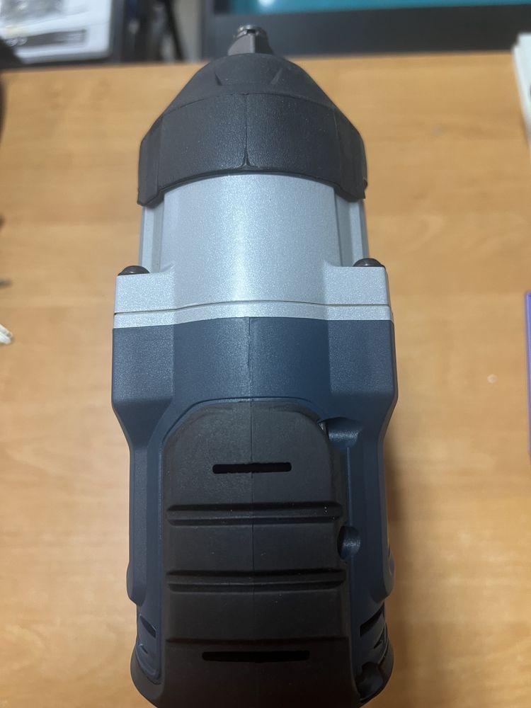 Акумуляторний гайковерт Bosch GDS 18V-1000 без АКБ та ЗП