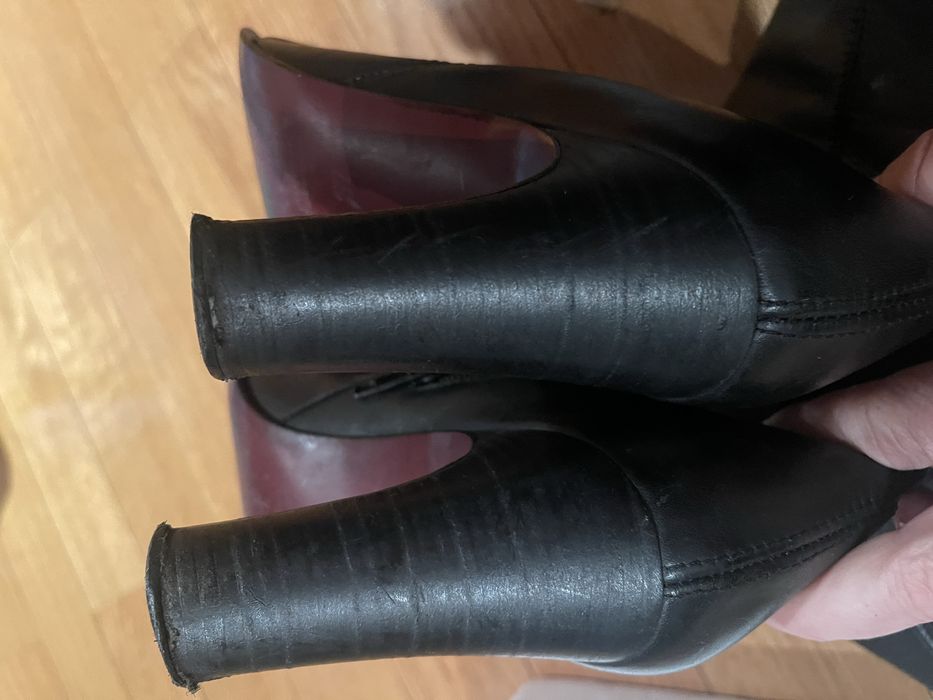 Botas em pela sintetica