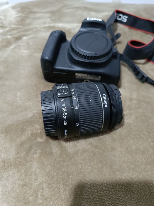 Vendo Canon 1300D + lente