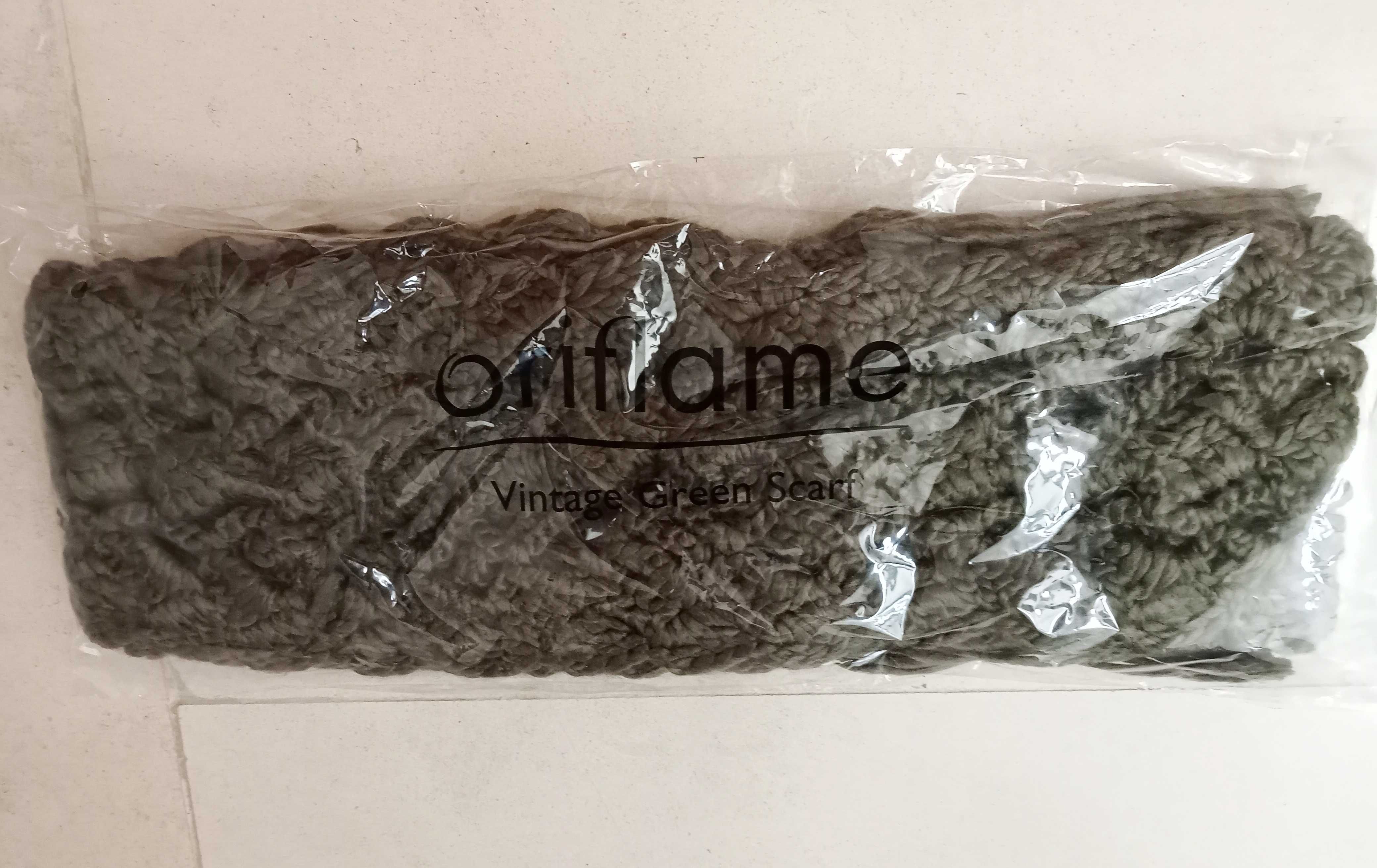 Cachecol Oriflame novo