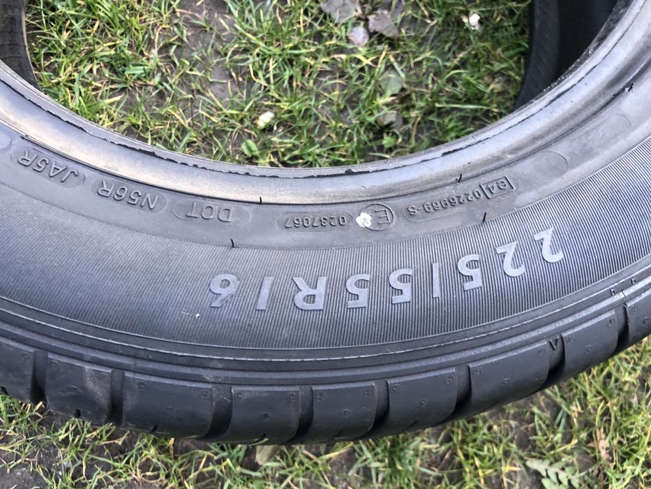 225/55-16 dunlop dwie opony letnie i 205/60-15 Goodyear dwie letnie