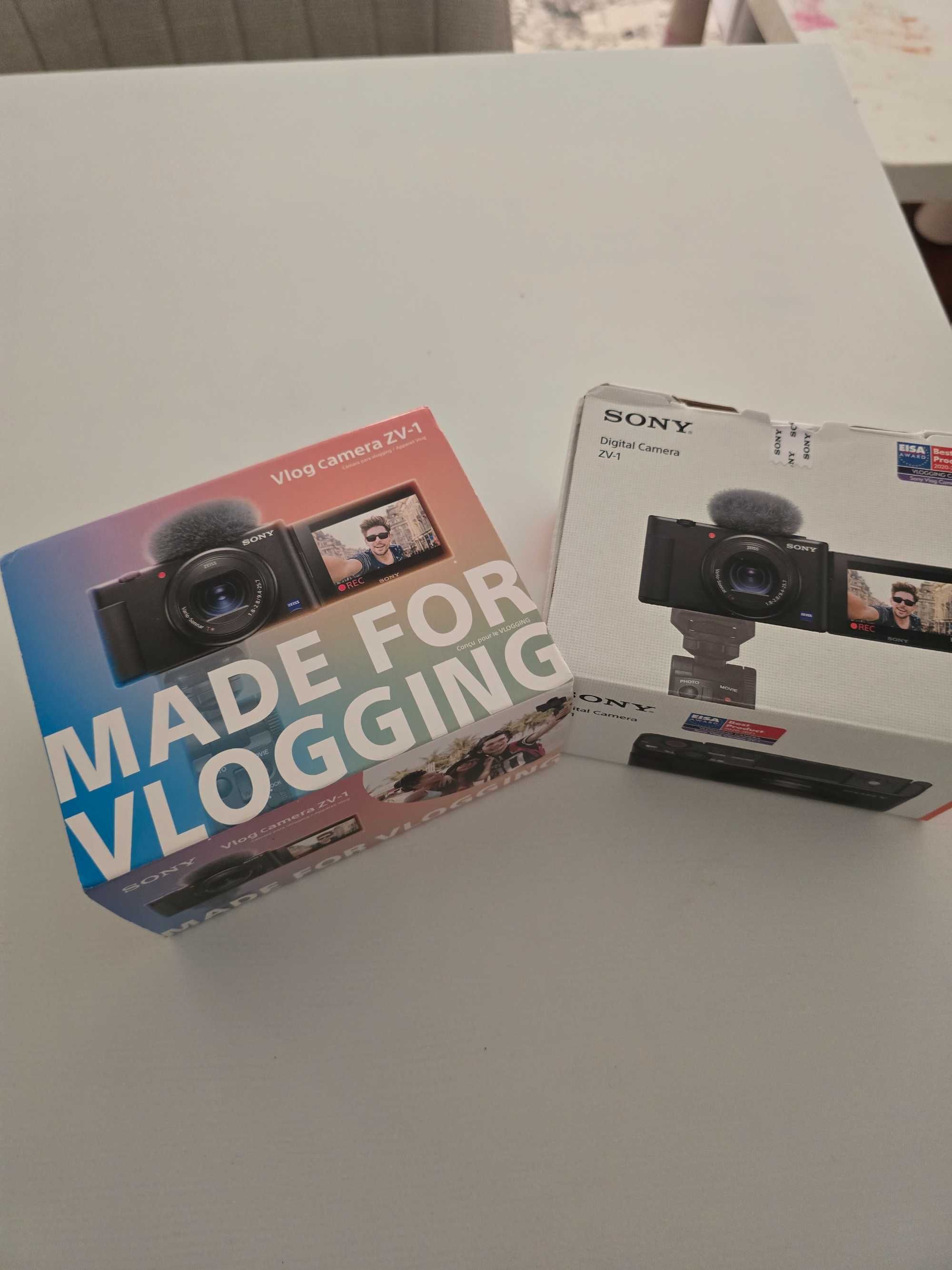 Sony ZV1 + Ulanzi Lens + Cage + Dummy Batery + 3 baterias + Tripé