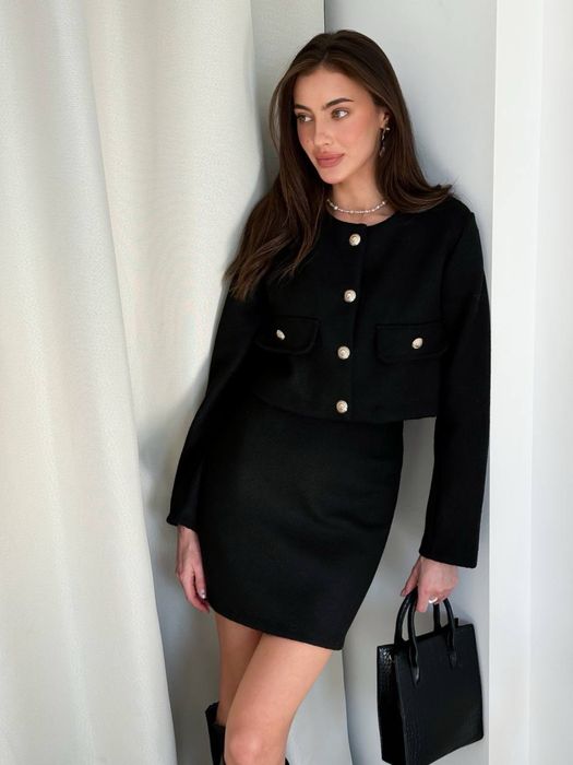 Чорний твідовий костюм