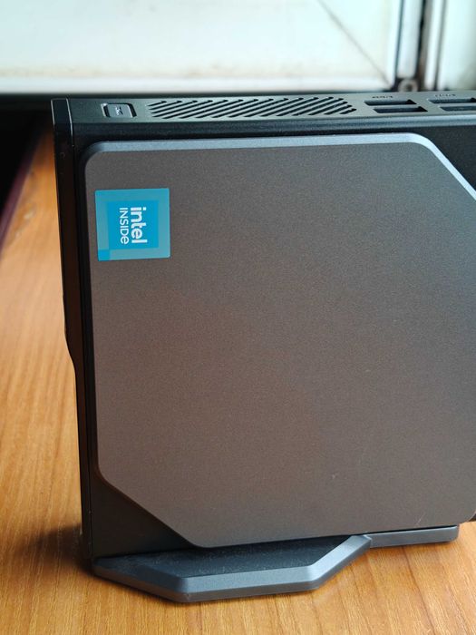 Mini komputer z Windows 11