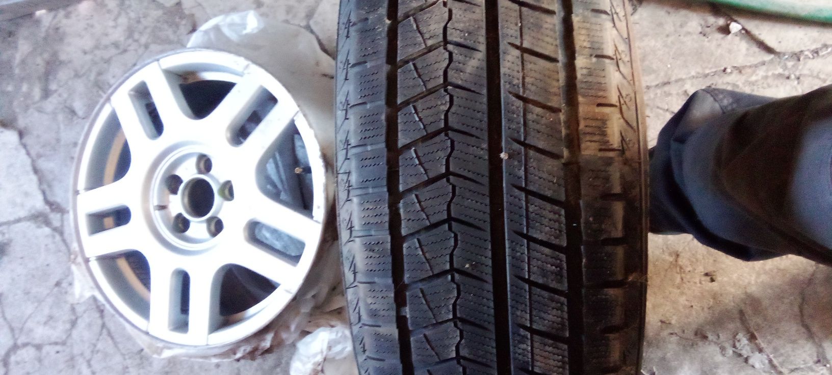 Продам диски на Фольксваген R 16
