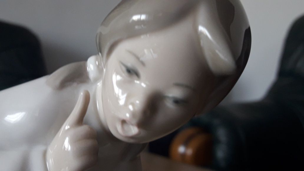 Figurka Lladro "dziewczynka z bucikami" Hiszpania