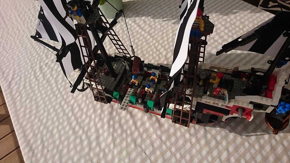 LEGO Pirates 6286  Skull's Eye Schooner z 1993 r.